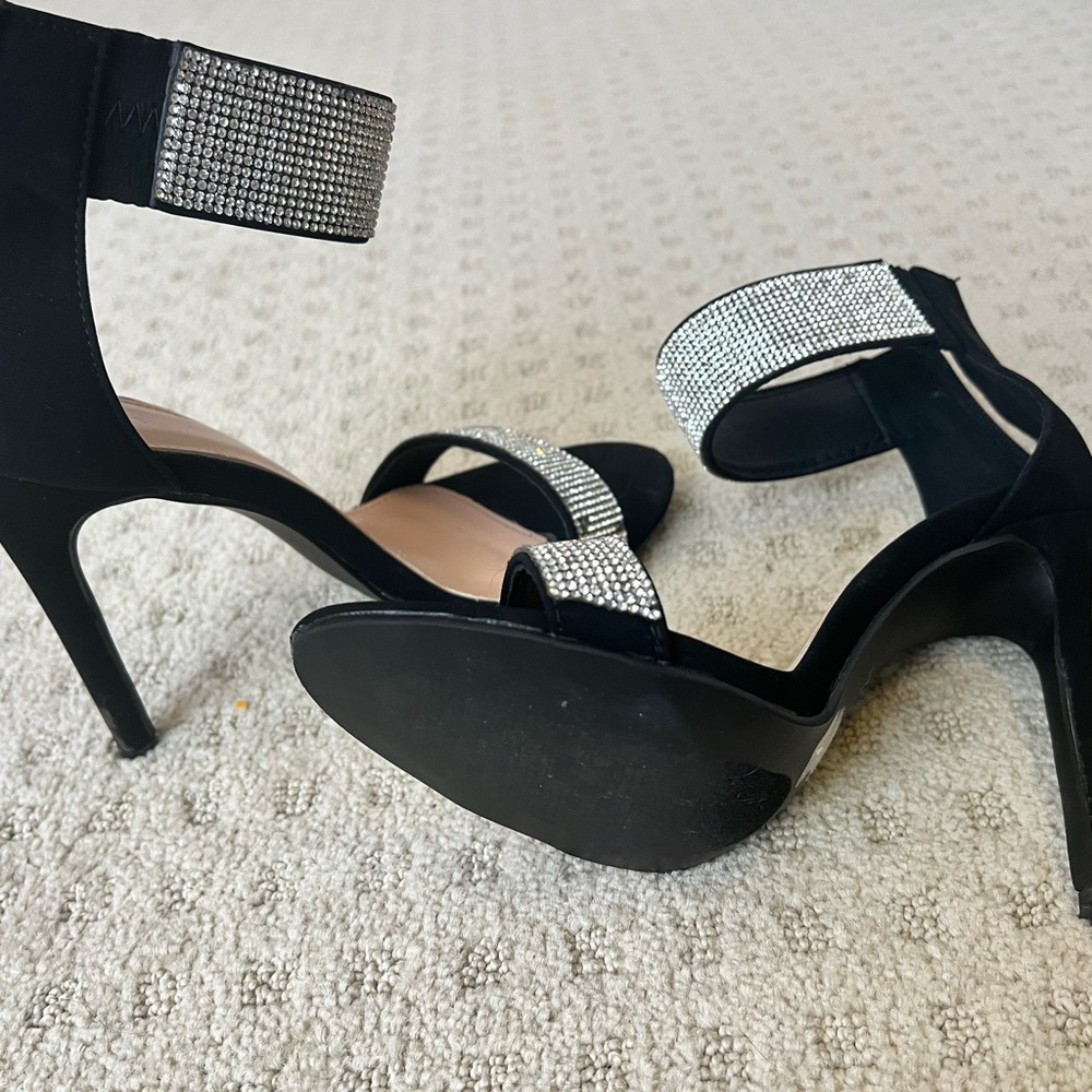 Black heels with Rhinestones - Picture 2 of 4